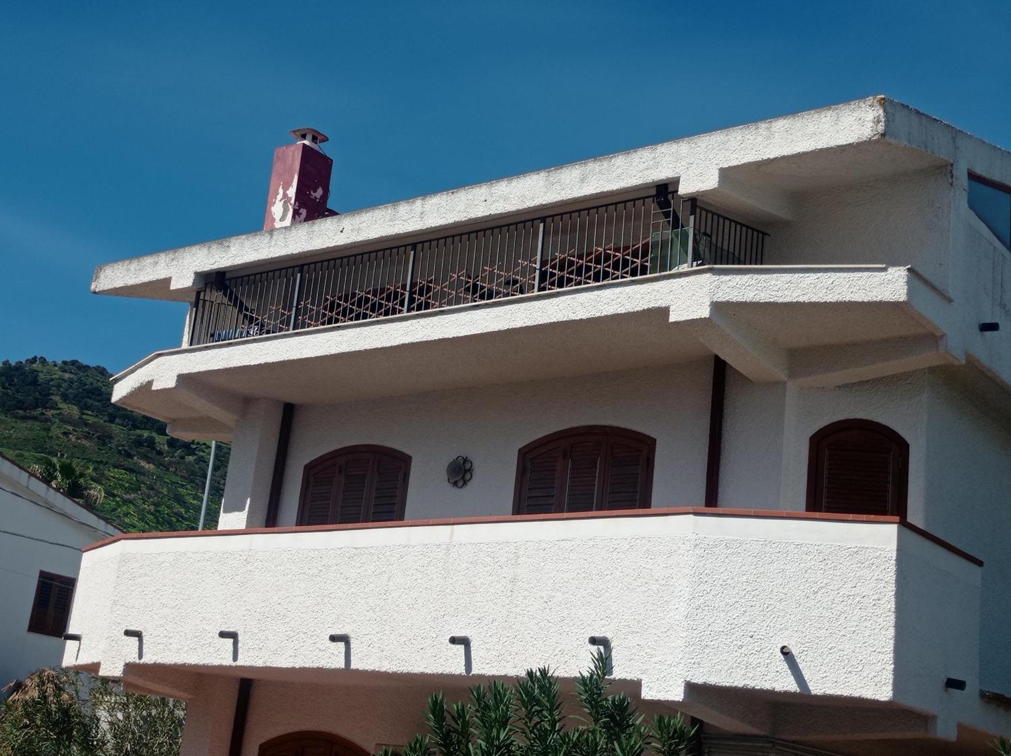 Mansarda Con Terrazzo Vista Mare Villa โอลิเวริ ภายนอก รูปภาพ